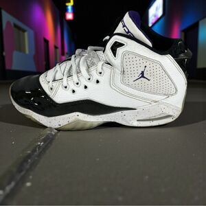Nike Air Jordan B’Loyal GS ‘Space Jam’ – White/Court Purple/Black  (Size 7Y)
